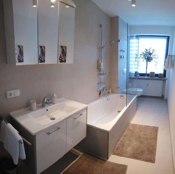 Wohnung Direkt Am Tegernsee Mit Xl-Terrasse غموند آم تيغرنسي المظهر الخارجي الصورة